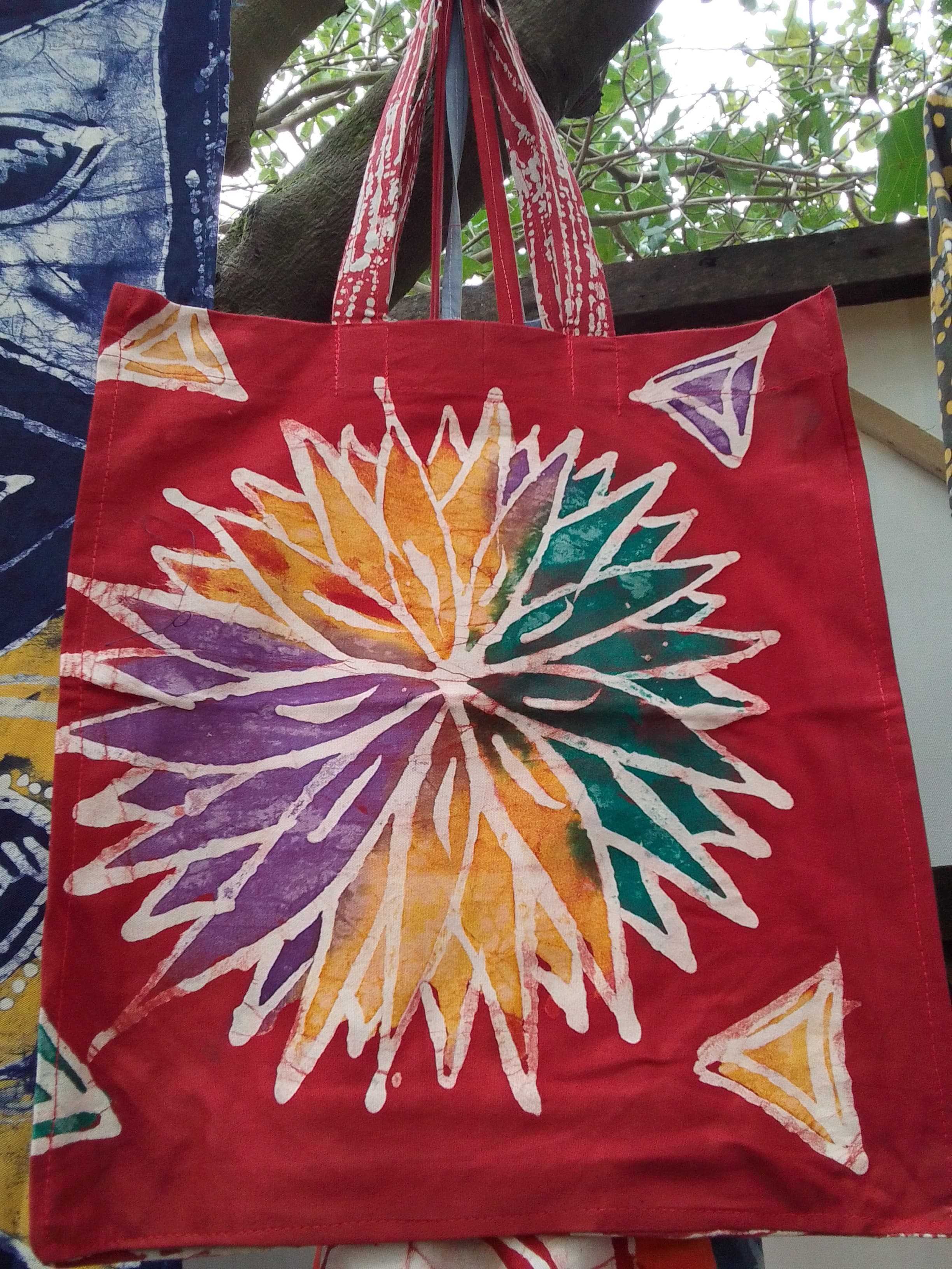 Tote bags  – Different colours medium size tote bags 