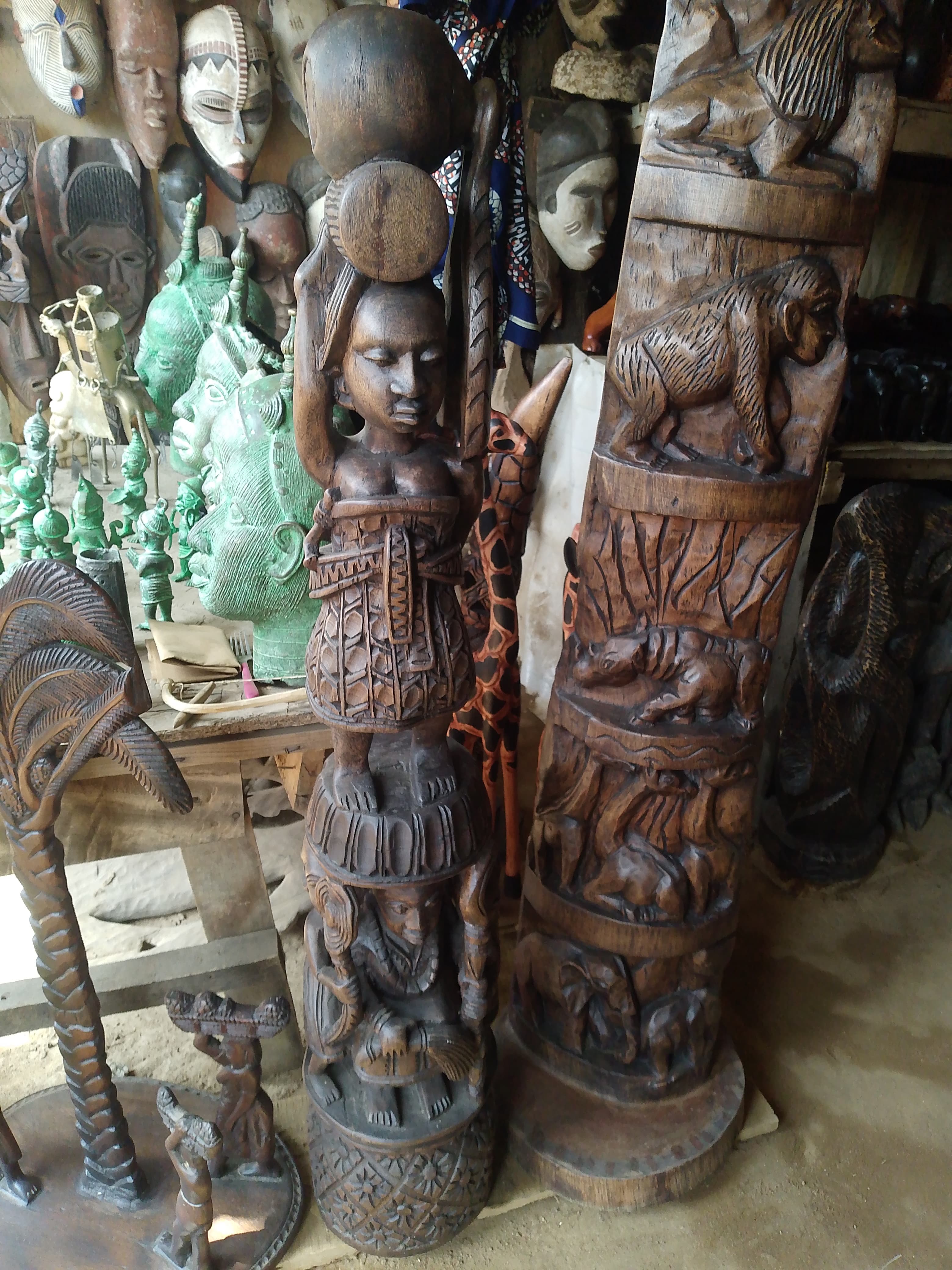 Sculpture – Wood carved sculpture 