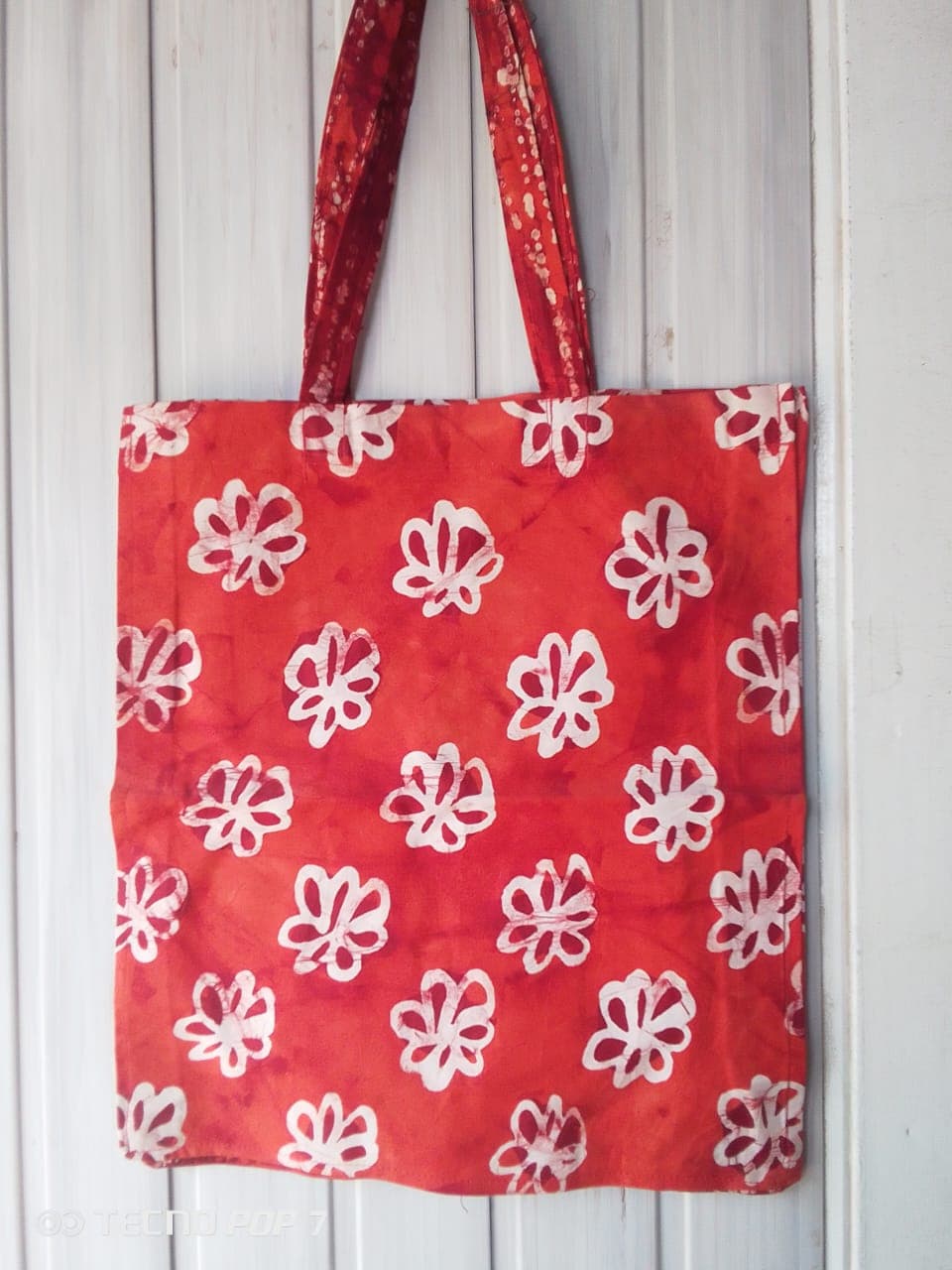 Tote bag with multiple flower patterns – Red on red tote bag with multiple flower patterns