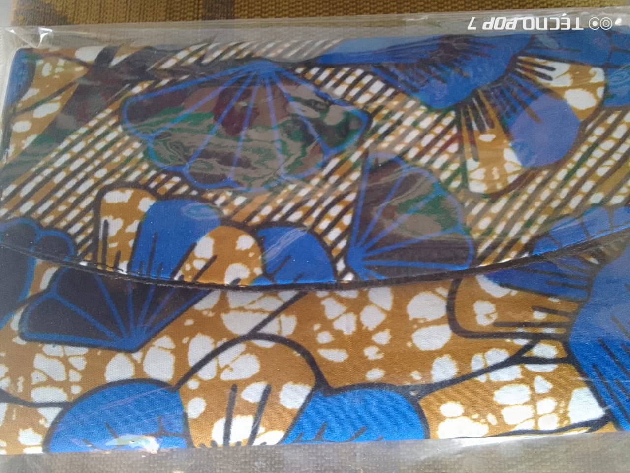Fan patterned mosaic purse – Blue and brown fan pattern mosaic purse