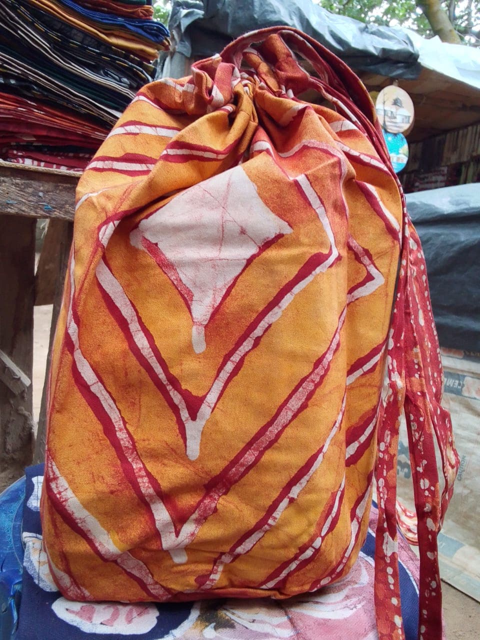 Diamond shaped picnic bag – Diamond shaped orange and red picnic bag