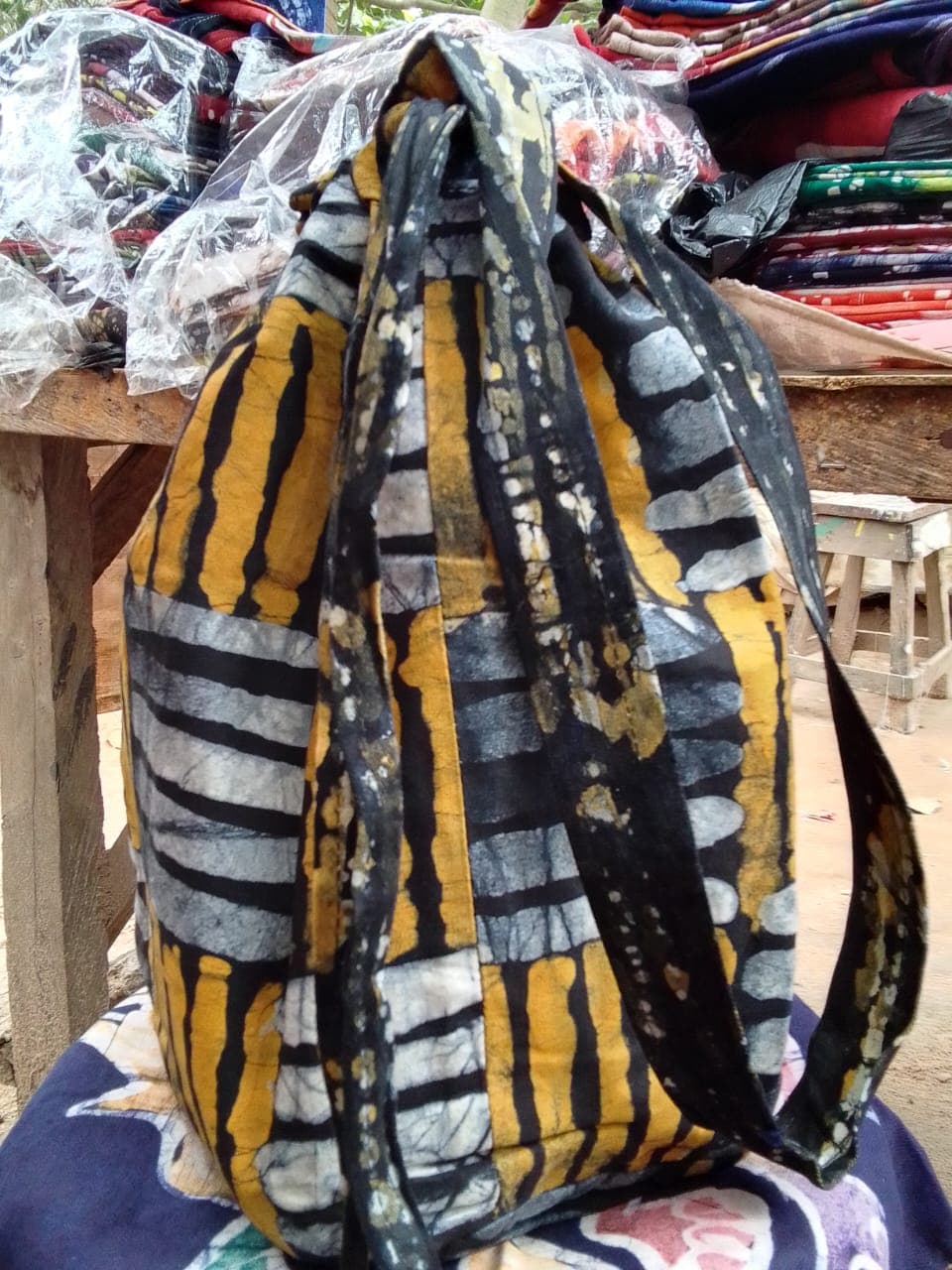 Picnic bag with stripes – Black and yellow picnic bag with stripes